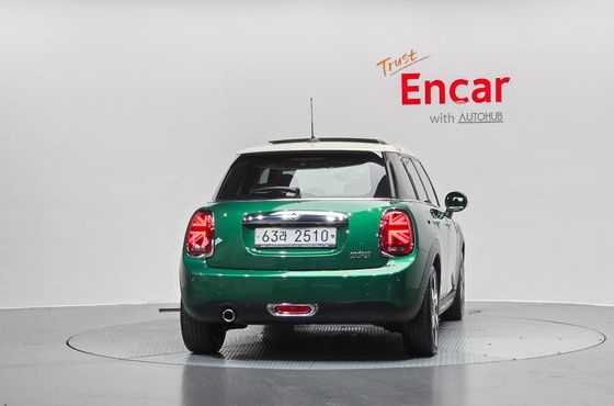 Mini Cooper 5Door 60th Edition 3rd — пробег 29 056 км — фото 4 из 5