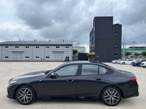 BMW 5-Series 520i M Sport — пробег 14 000 км — фото 4 из 5