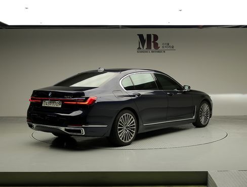 BMW 7-Series 740Li xDrive Design Pure Excellence — пробег 83 334 км — фото 3 из 5