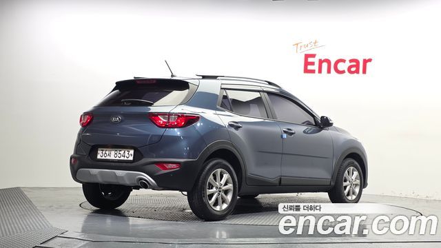 Kia Stonic из Кореи Encar