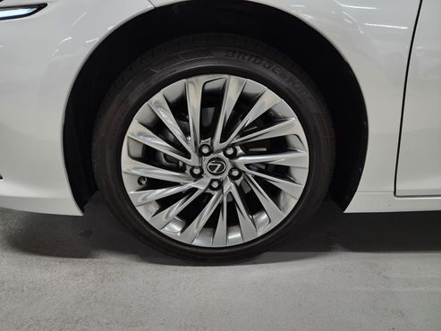 Lexus ES Luxury Plus — пробег 26 131 км — фото 5 из 5