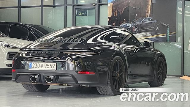 Porsche 911 Carrera 4 GTS — пробег 7 640 км — фото 2 из 5