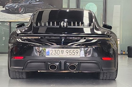 Porsche 911 Carrera 4 GTS — пробег 7 640 км — фото 4 из 5