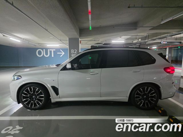 BMW X5 xDrive 40i M Sport Pro — пробег 5 180 км — фото 3 из 5