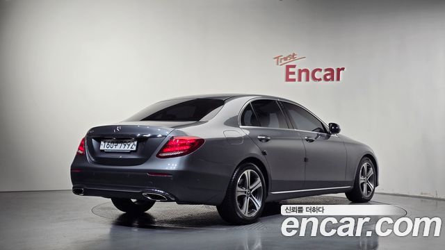 Mercedes-Benz E-Class из Кореи Encar