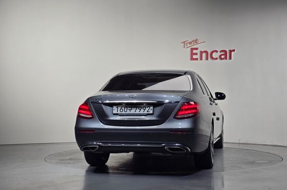 Mercedes-Benz E-Class E300 Avantgarde — пробег 170 664 км — фото 4 из 5