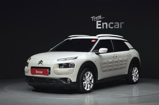Citroen-DS C4 CACTUS 1.6 BlueHDi Shine — пробег 28 070 км — фото 1 из 5