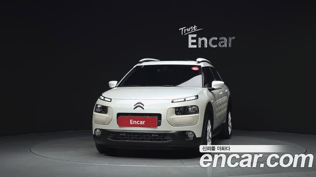 Citroen-DS C4 CACTUS 1.6 BlueHDi Shine — пробег 28 070 км — фото 3 из 5