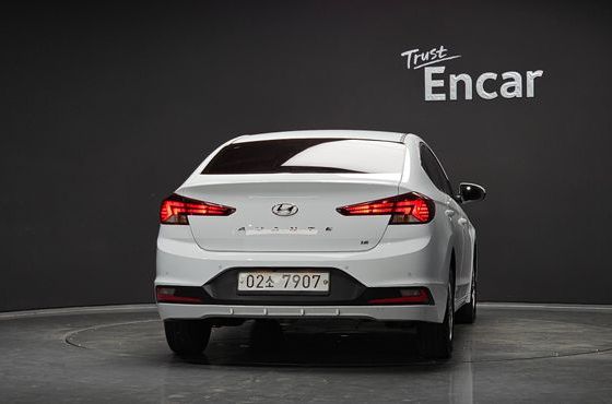 Hyundai AVANTE 1.6 Style — пробег 99 893 км — фото 4 из 5