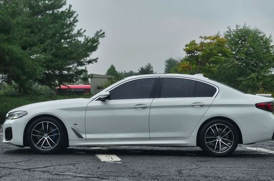 BMW 5-Series 520i M Sport — пробег 46 624 км — фото 2 из 5