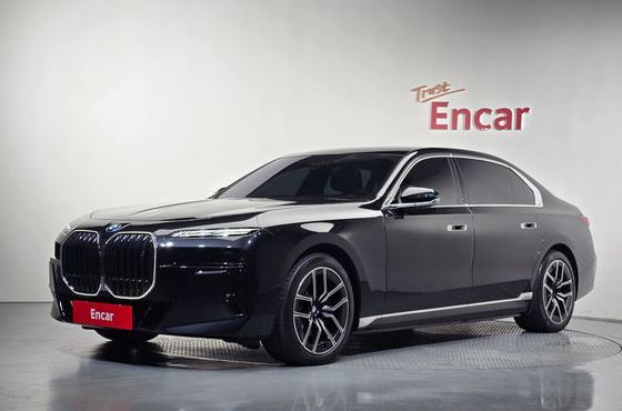 BMW i7 eDrive 50 M Sport Limited — пробег 12 514 км — фото 1 из 5