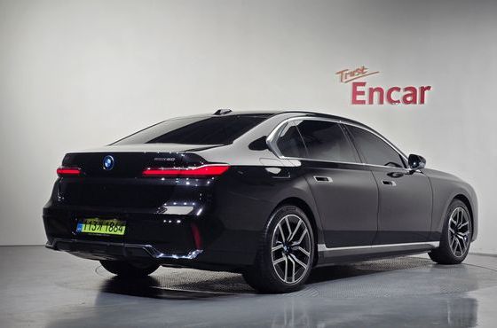 BMW i7 eDrive 50 M Sport Limited — пробег 12 514 км — фото 2 из 5