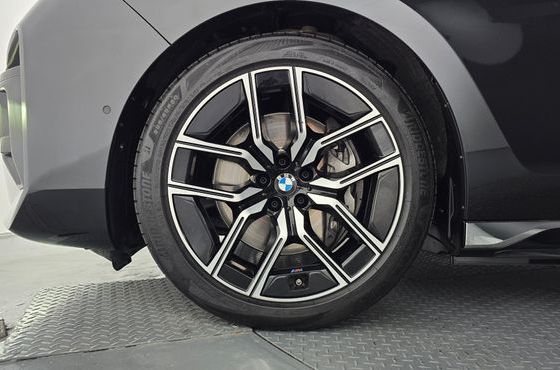 BMW i7 eDrive 50 M Sport Limited — пробег 12 514 км — фото 5 из 5