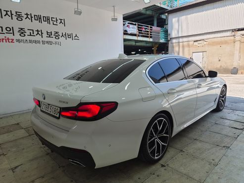 BMW 5-Series 520i M Sport — пробег 68 375 км — фото 5 из 5