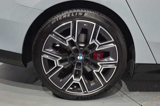 BMW 5-Series 530i xDrive M Sport Pro Special Edition — пробег 9 297 км — фото 5 из 5