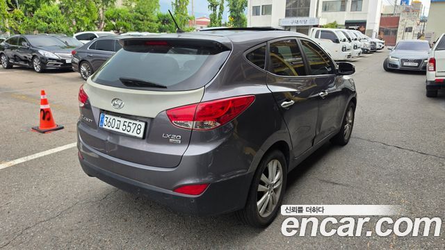 Hyundai Tucson Diesel 2WD LX20 Luxury — пробег 184 711 км — фото 4 из 5