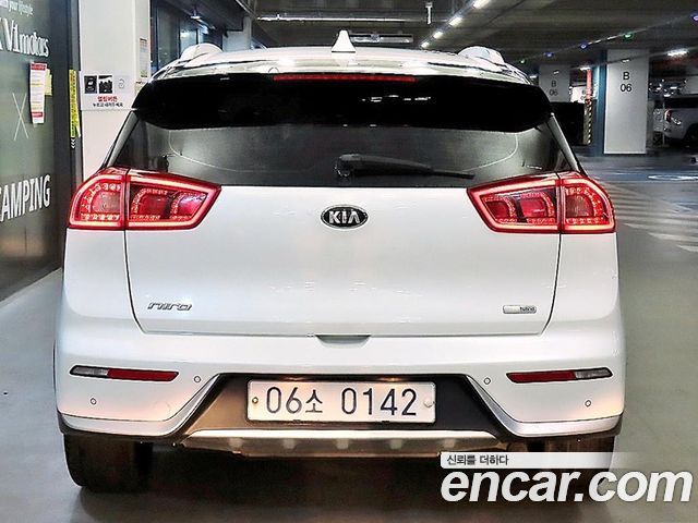 Kia Niro Noblesse — пробег 186 966 км — фото 4 из 5
