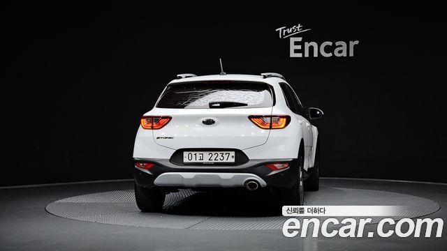 Kia Stonic из Кореи Encar
