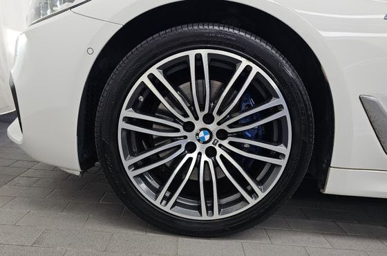 BMW 5-Series 530i xDrive M Sport Package Plus — пробег 66 845 км — фото 5 из 5