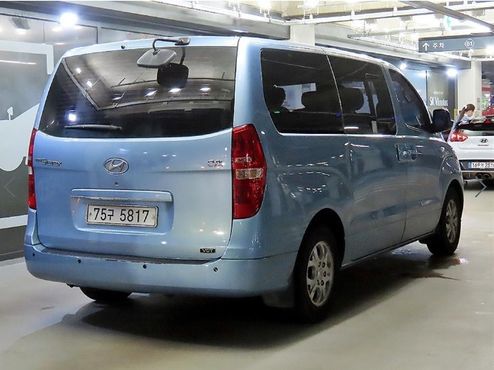 Hyundai Starex 12-Seater Wagon CVX Deluxe — пробег 151 622 км — фото 4 из 5