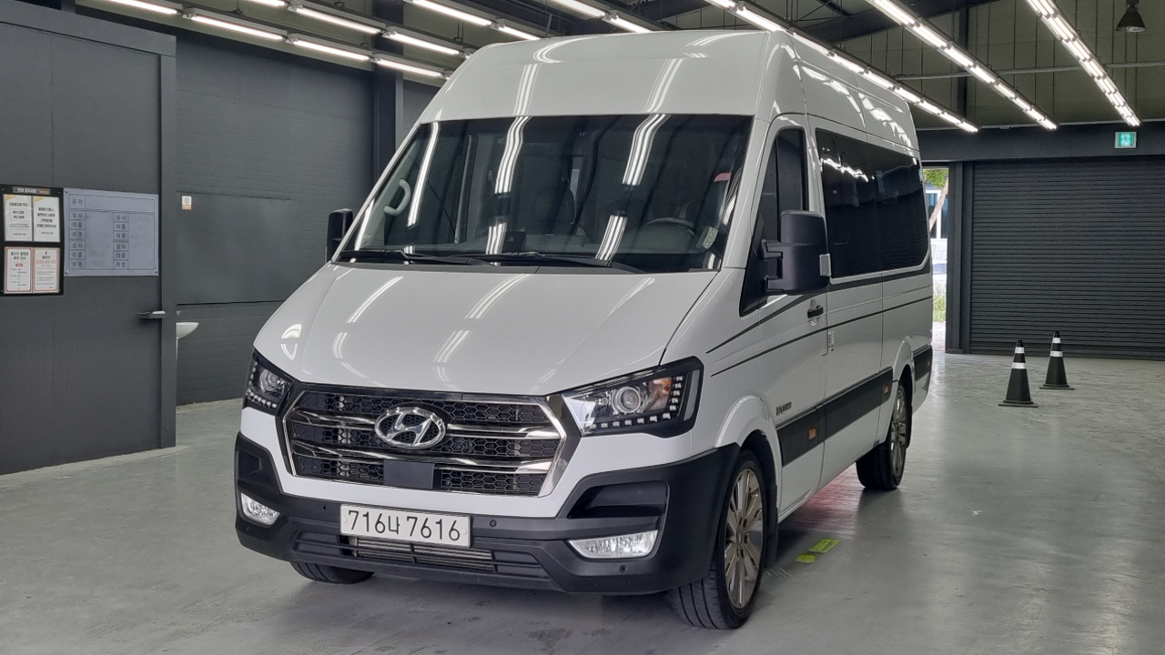 Hyundai Solati 15-seater Luxury — пробег 88 229 км — фото 1 из 5