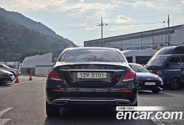 Mercedes-Benz E-Class из Кореи Encar