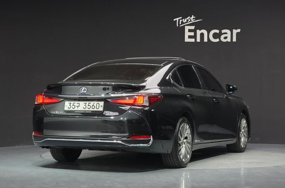 Lexus ES Executive — пробег 131 397 км — фото 2 из 5