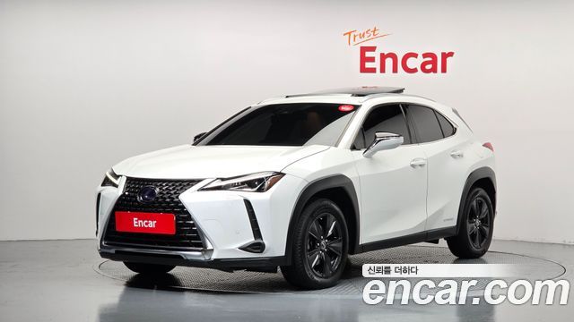 Lexus UX 2.0 2WD — пробег 83 912 км — фото 1 из 5