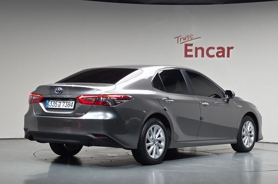 Toyota Camry 2.5 LE Hybrid — пробег 11 818 км — фото 2 из 5