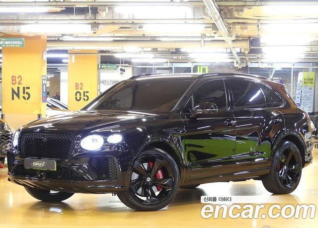 Bentley Bentayga 4.0 V8 Base — пробег 2 200 км — фото 1 из 5