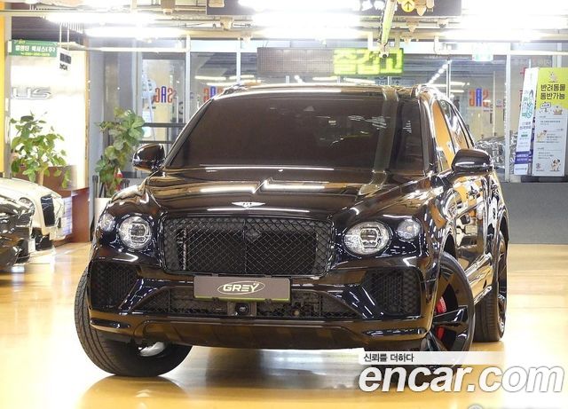 Bentley Bentayga 4.0 V8 Base — пробег 2 200 км — фото 2 из 5