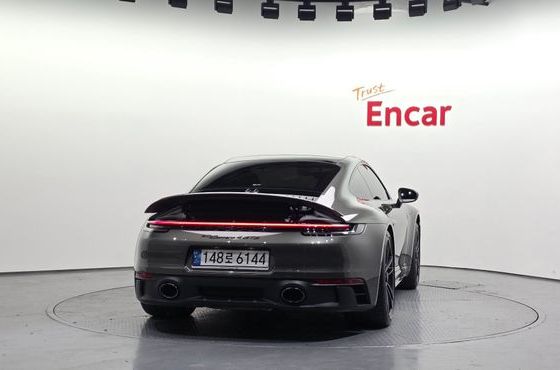 Porsche 911 Carrera 4 GTS — пробег 12 458 км — фото 4 из 5