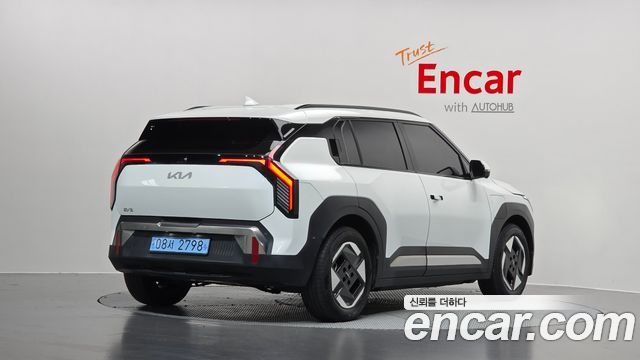 Kia EV3 Long Range 2WD Earth — пробег 68 489 км — фото 2 из 5