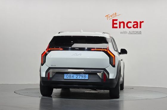 Kia EV3 Long Range 2WD Earth — пробег 68 489 км — фото 4 из 5