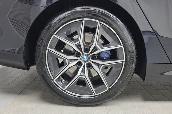 BMW 5-Series 520i M Sport — пробег 14 203 км — фото 5 из 5
