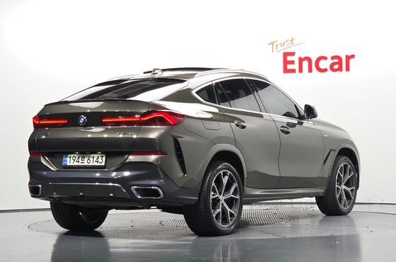 BMW X6 xDrive40i M Sport — пробег 122 077 км — фото 2 из 5
