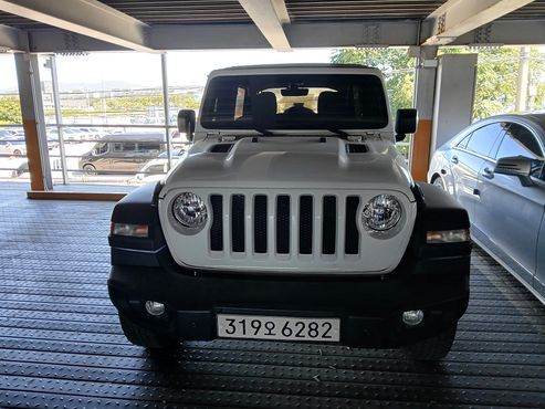 Jeep Wrangler 2.0 Sport 4Door — пробег 28 948 км — фото 1 из 5