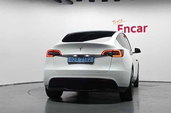 Tesla Model Y RWD — пробег 38 408 км — фото 4 из 5