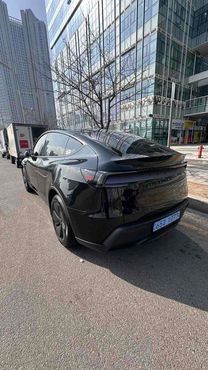 Tesla Model Y Premium Long Range AWD — пробег 10 500 км — фото 3 из 5
