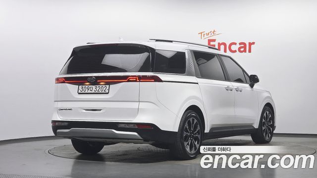Kia Carnival из Кореи Encar