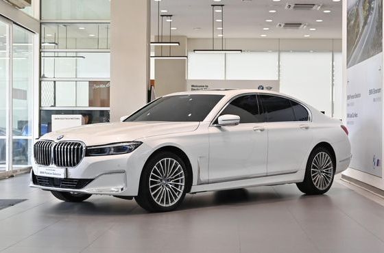 BMW 7-Series 740i Design Pure Excellence — пробег 44 949 км — фото 1 из 5