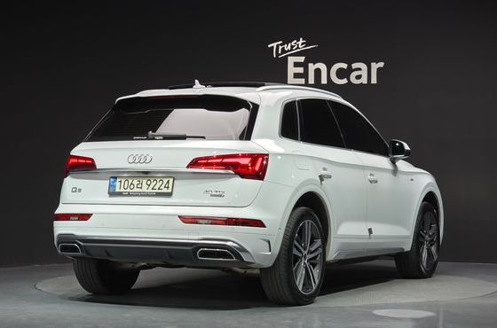 Audi Q5 40 TDI Quattro Premium — пробег 73 110 км — фото 2 из 5