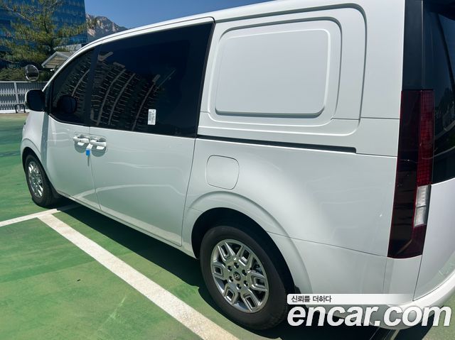 Hyundai Staria Cargo 5-Seater Modern — пробег 15 000 км — фото 4 из 5