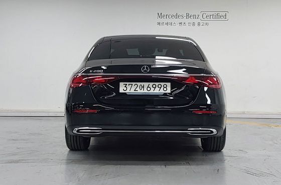 Mercedes-Benz E-Class E200 Avantgarde — пробег 31 730 км — фото 4 из 5