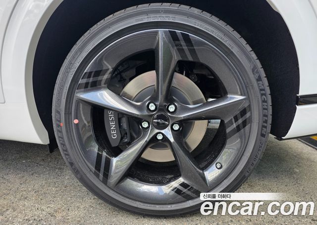 Genesis GV70 2.5T Gasoline 2WD — пробег 1 890 км — фото 5 из 5