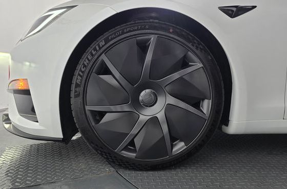 Tesla Model S Plaid — пробег 583 км — фото 5 из 5