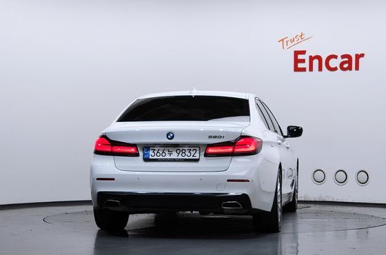 BMW 5-Series 520i Luxury — пробег 40 038 км — фото 4 из 5