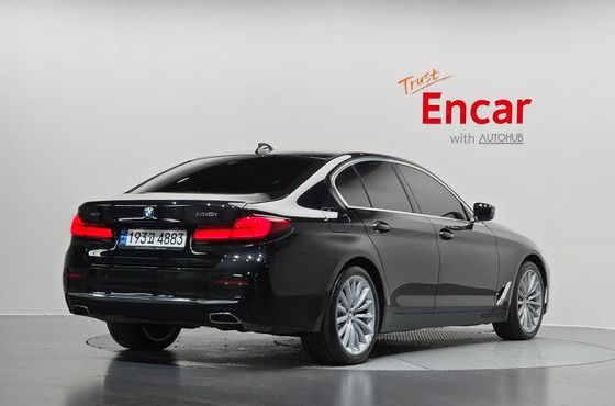BMW 5-Series 530i xDrive Luxury — пробег 49 382 км — фото 2 из 5