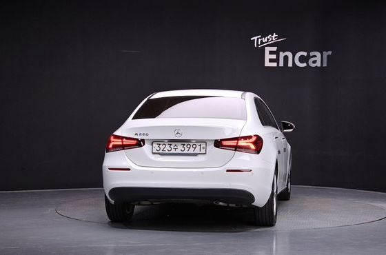 Mercedes-Benz A-Class A220 Sedan — пробег 91 137 км — фото 4 из 5
