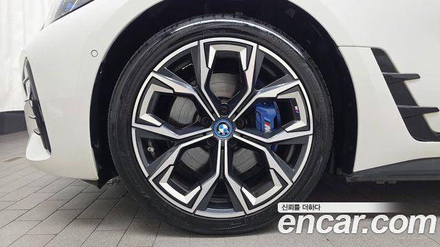 BMW i4 eDrive40 M Sports Pro — пробег 55 581 км — фото 5 из 5